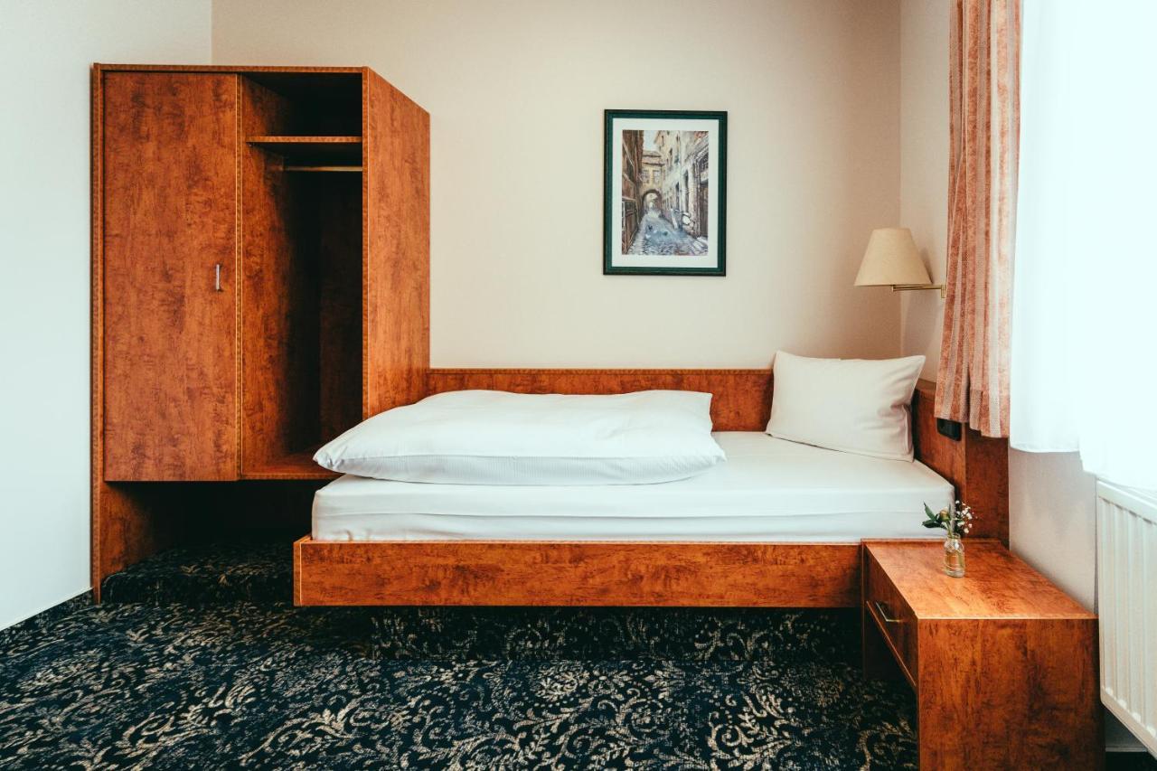 Landhotel Classic Oranienburg Dış mekan fotoğraf